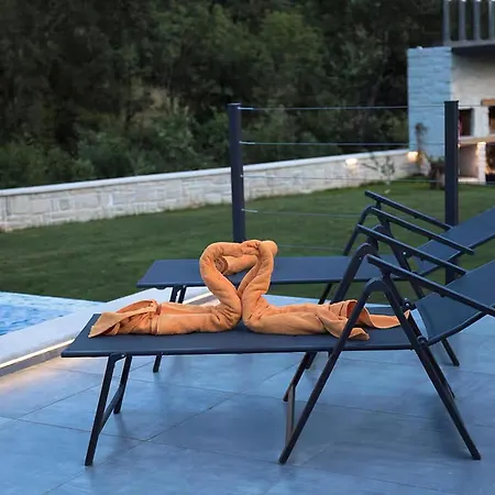 Cozy In Lokvicici Lokvicic