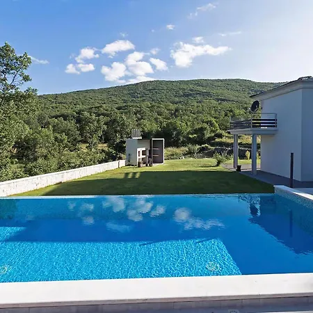 Casa de Férias Cozy In Lokvicici *